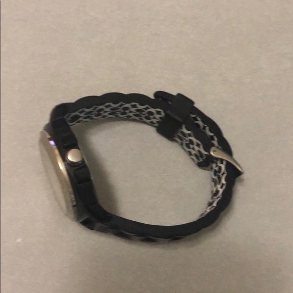 Coach watch - Picture 8 of 8